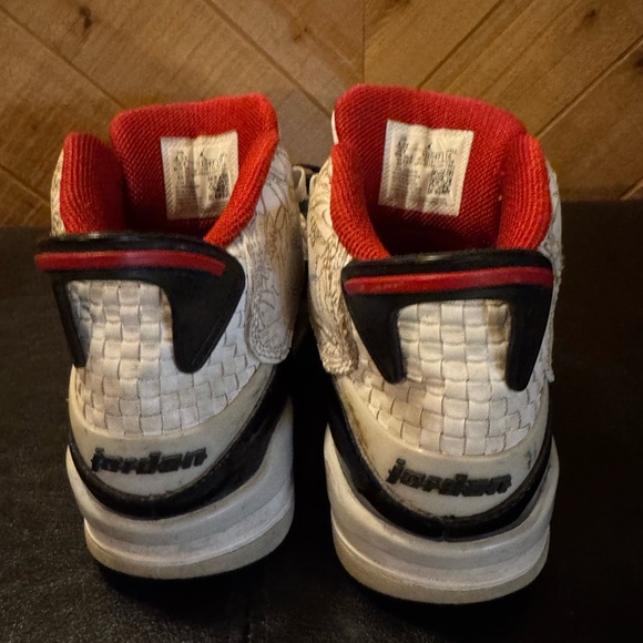 AIR JORDAN DUB ZERO GS
"WHITE / FIRE RED" - Picture 6 of 8